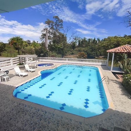 Hotel Campestre Las Cavernas La Mesa Norte Bagian luar foto