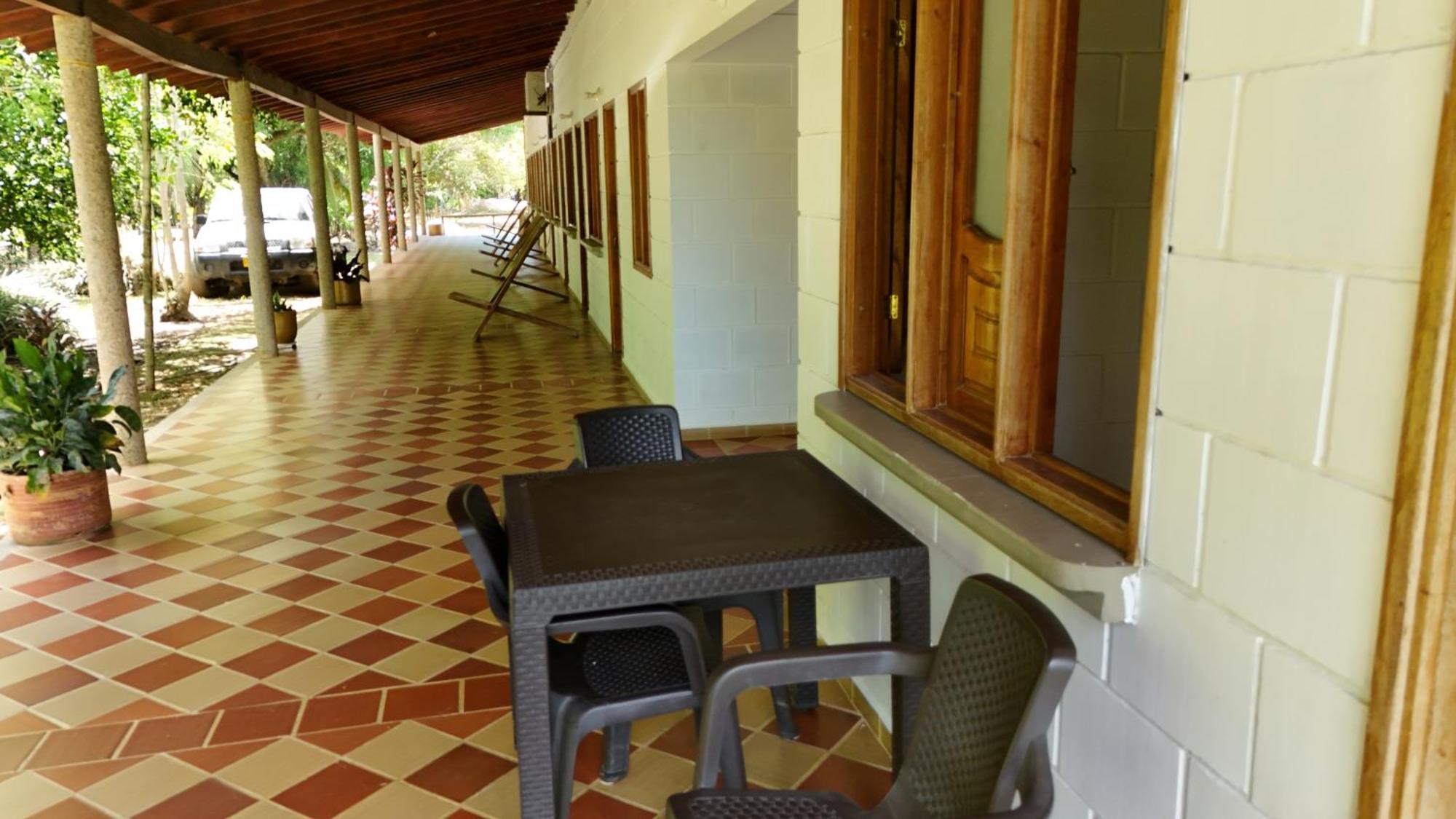 Hotel Campestre Las Cavernas La Mesa Norte Bagian luar foto